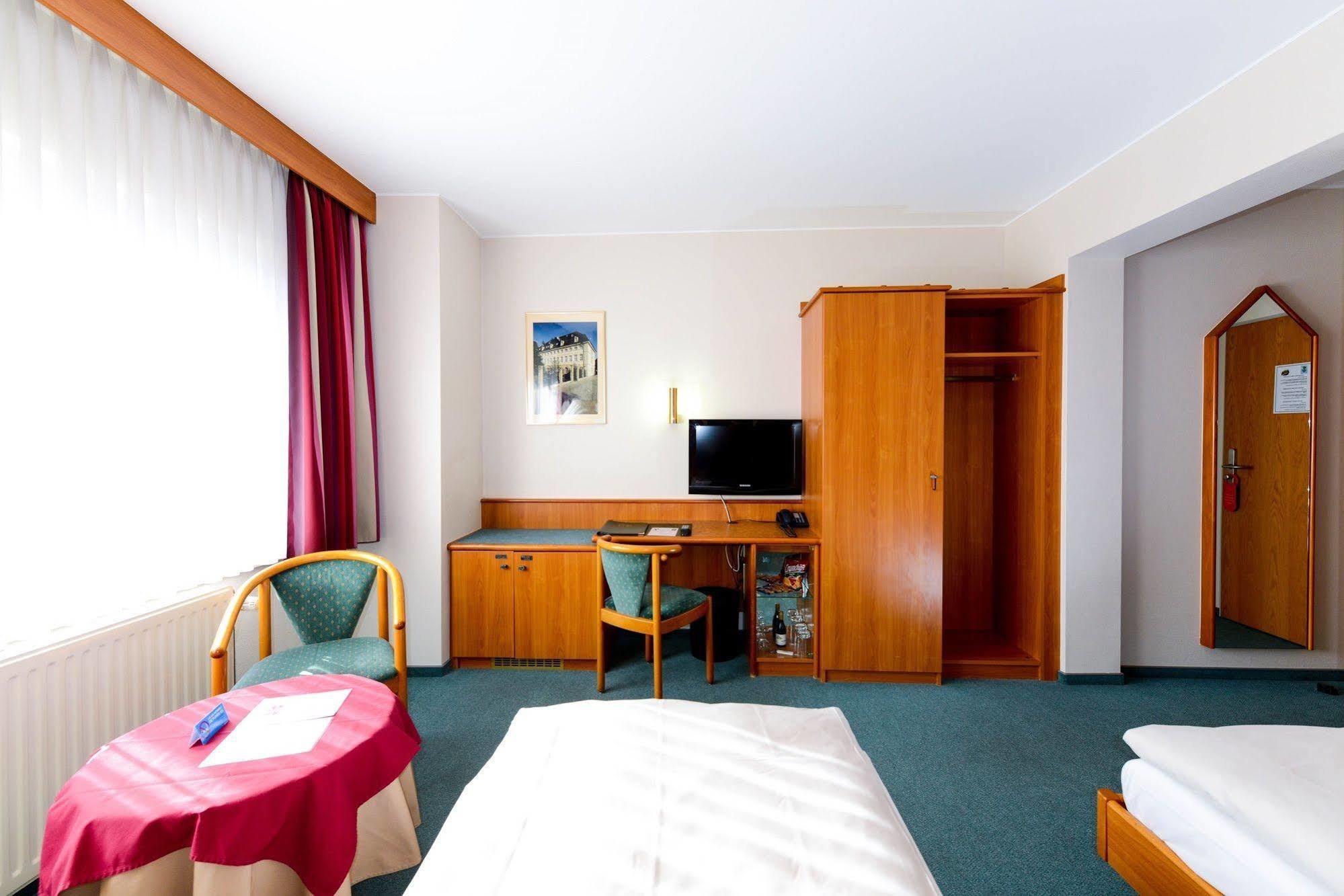 Christophe Colomb Luxemburgo Exterior foto